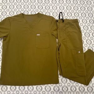 Olive Green Figs Scrub Set - Men